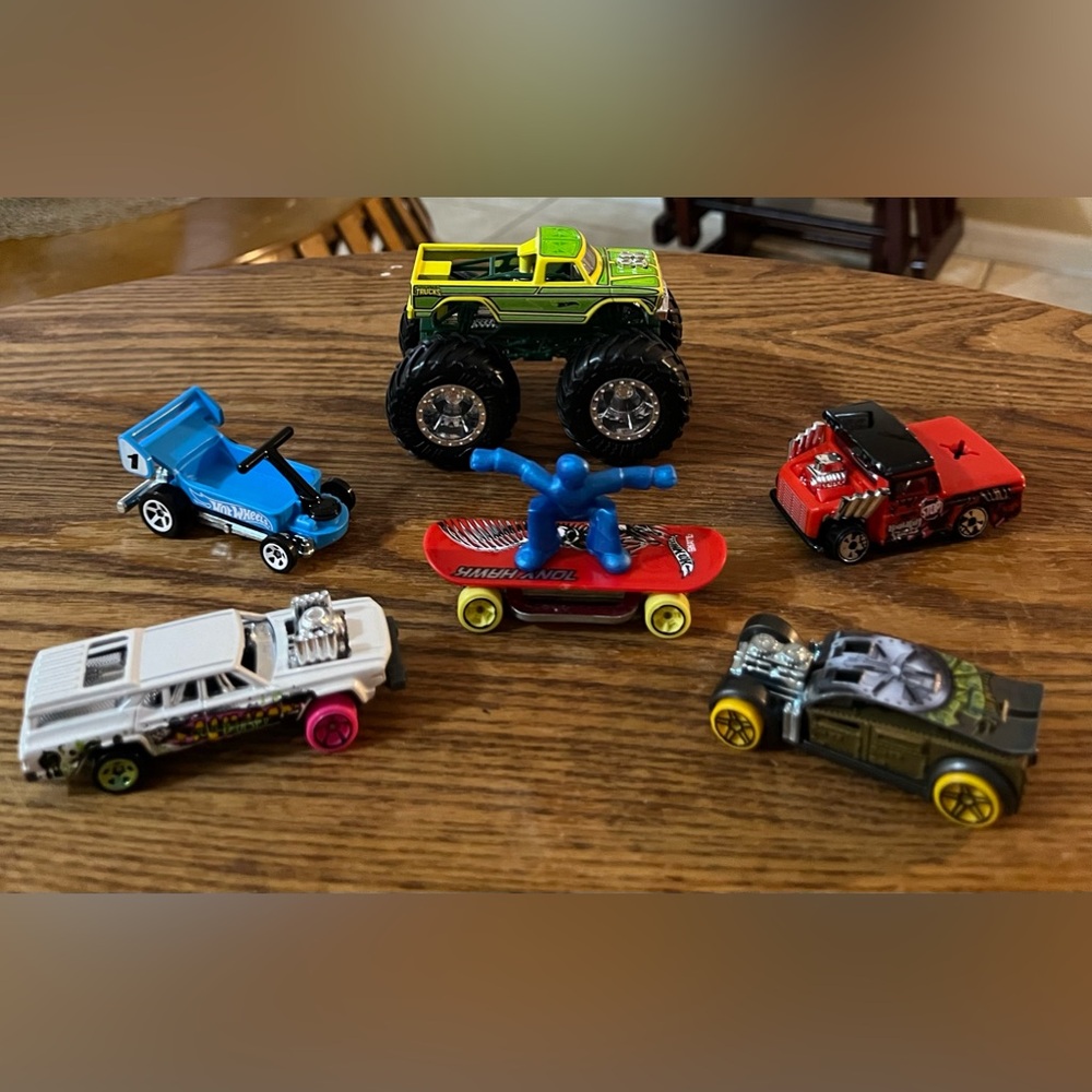 LOOSE Mattel HOT WHEELS Die Cast Cars Lot of 6 Cars